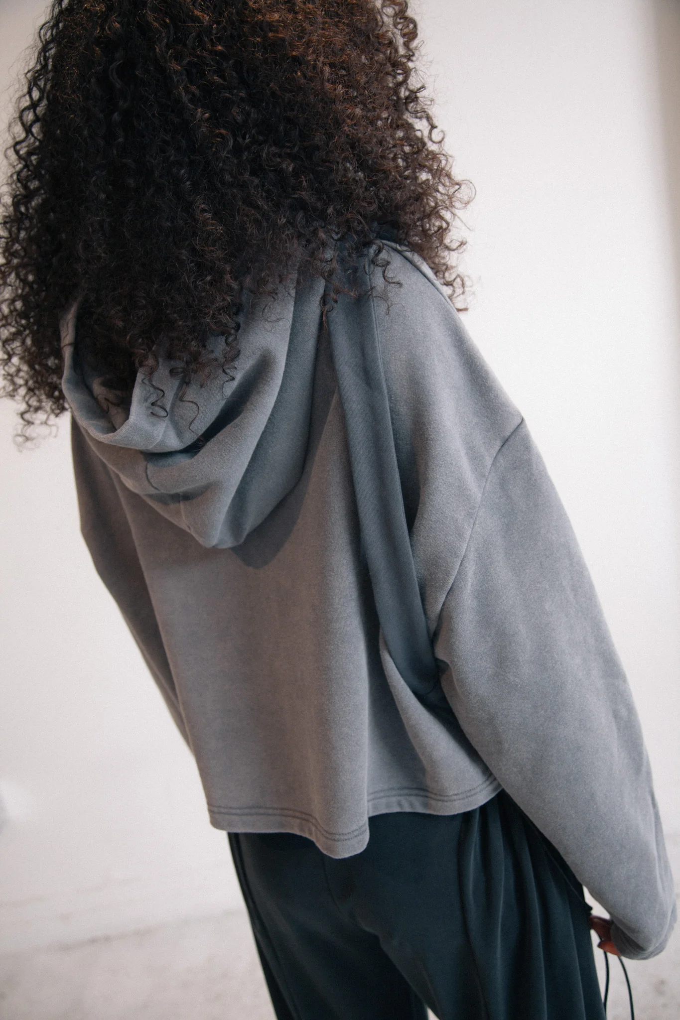 Purse Cropped Hoodie (Gray) - Image 5